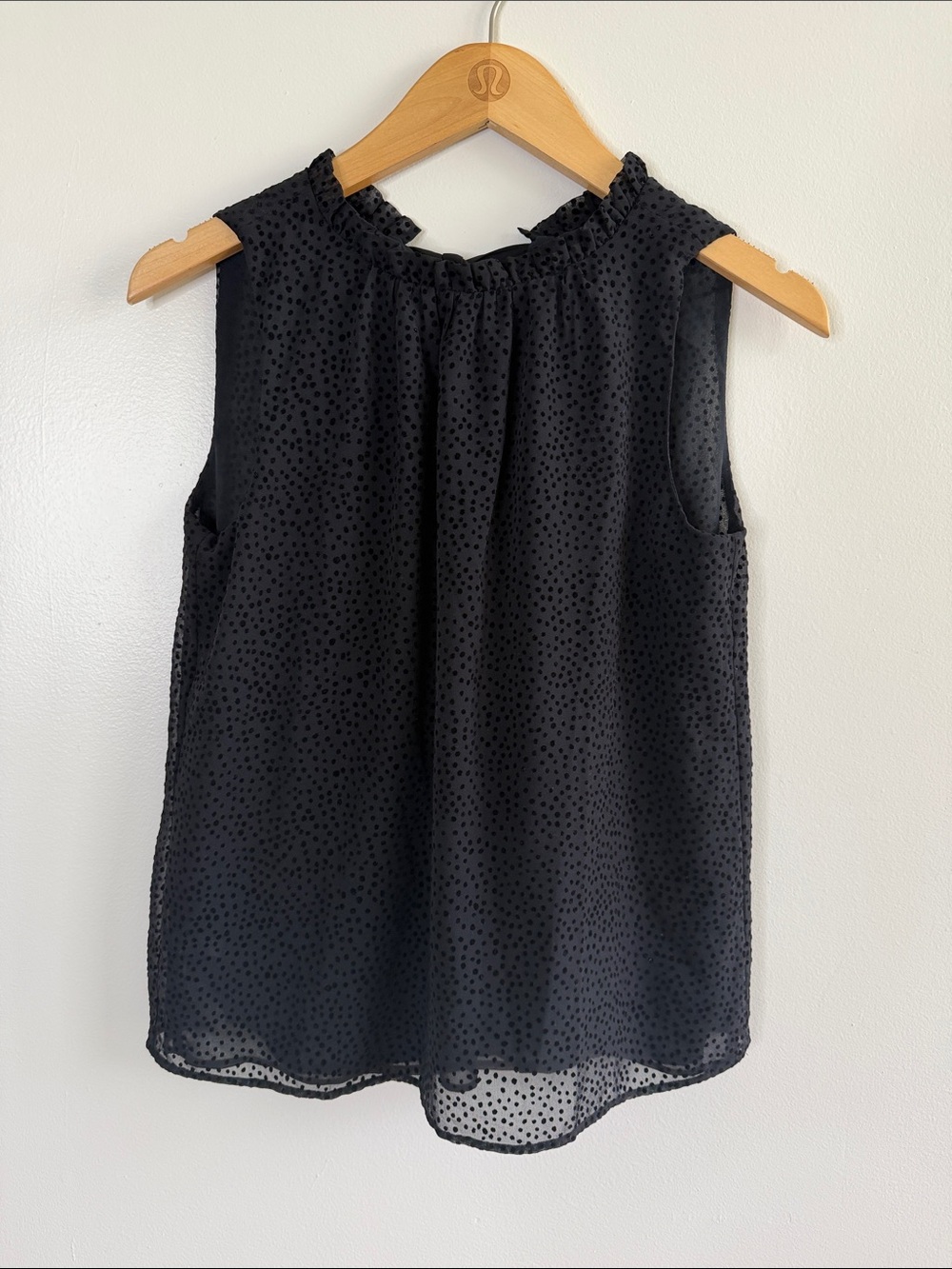 Loft Black Sleeveless Dot-Texture Ruffle Neck Camisole